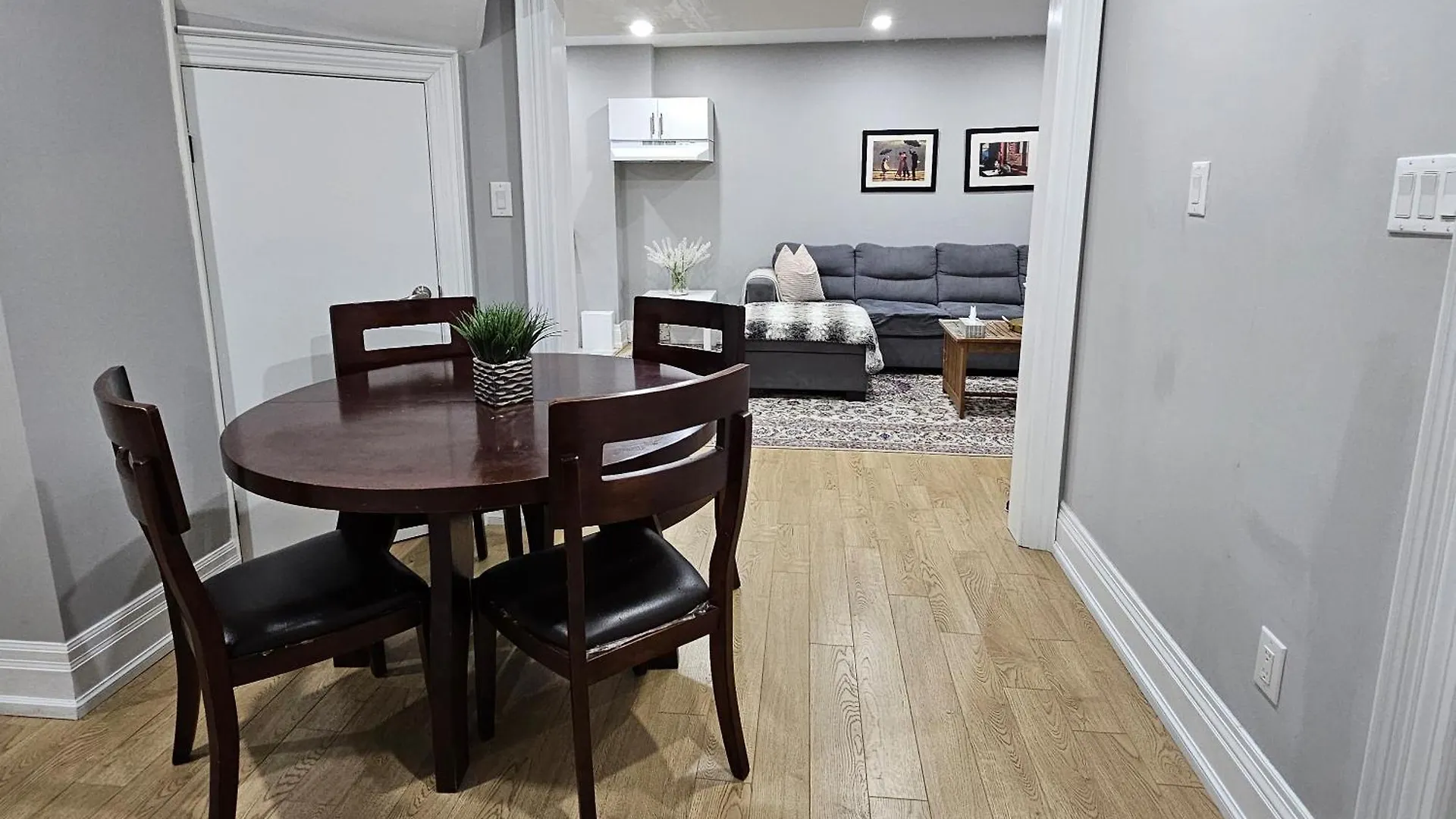 Basement Apartment In Luxury Beach House Toronto